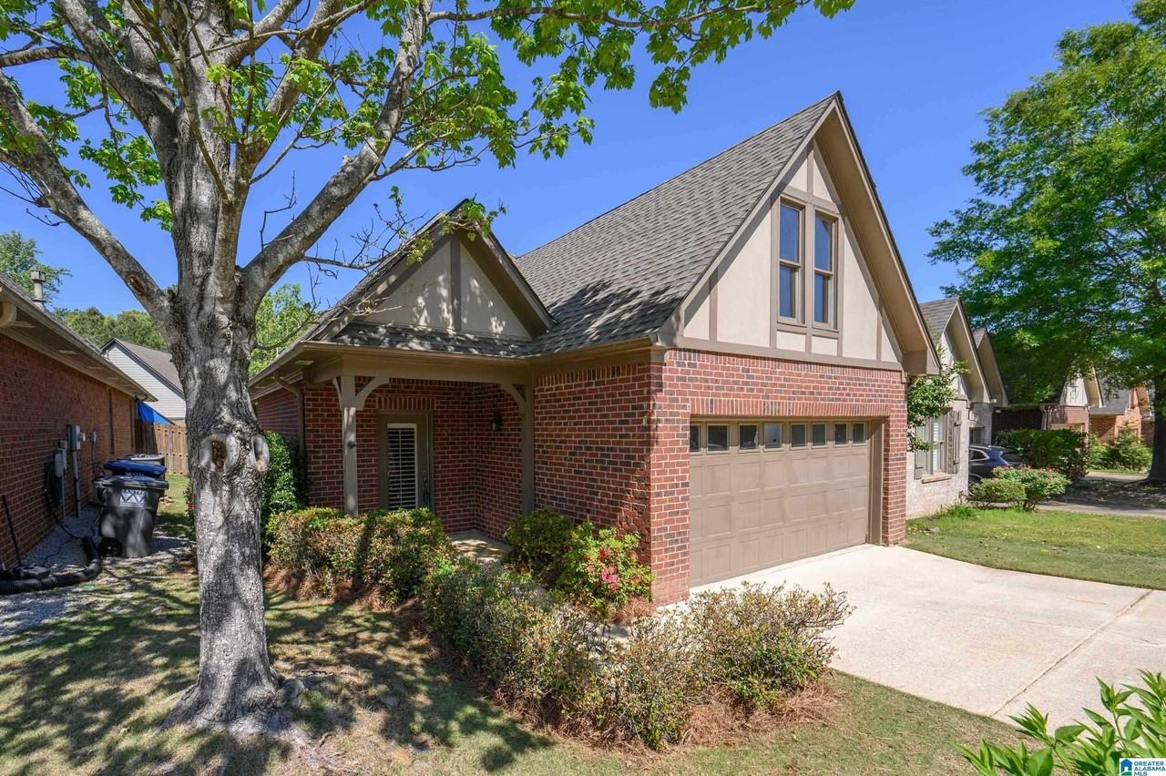 5689 Park Side Rd - Photo 2 of 11