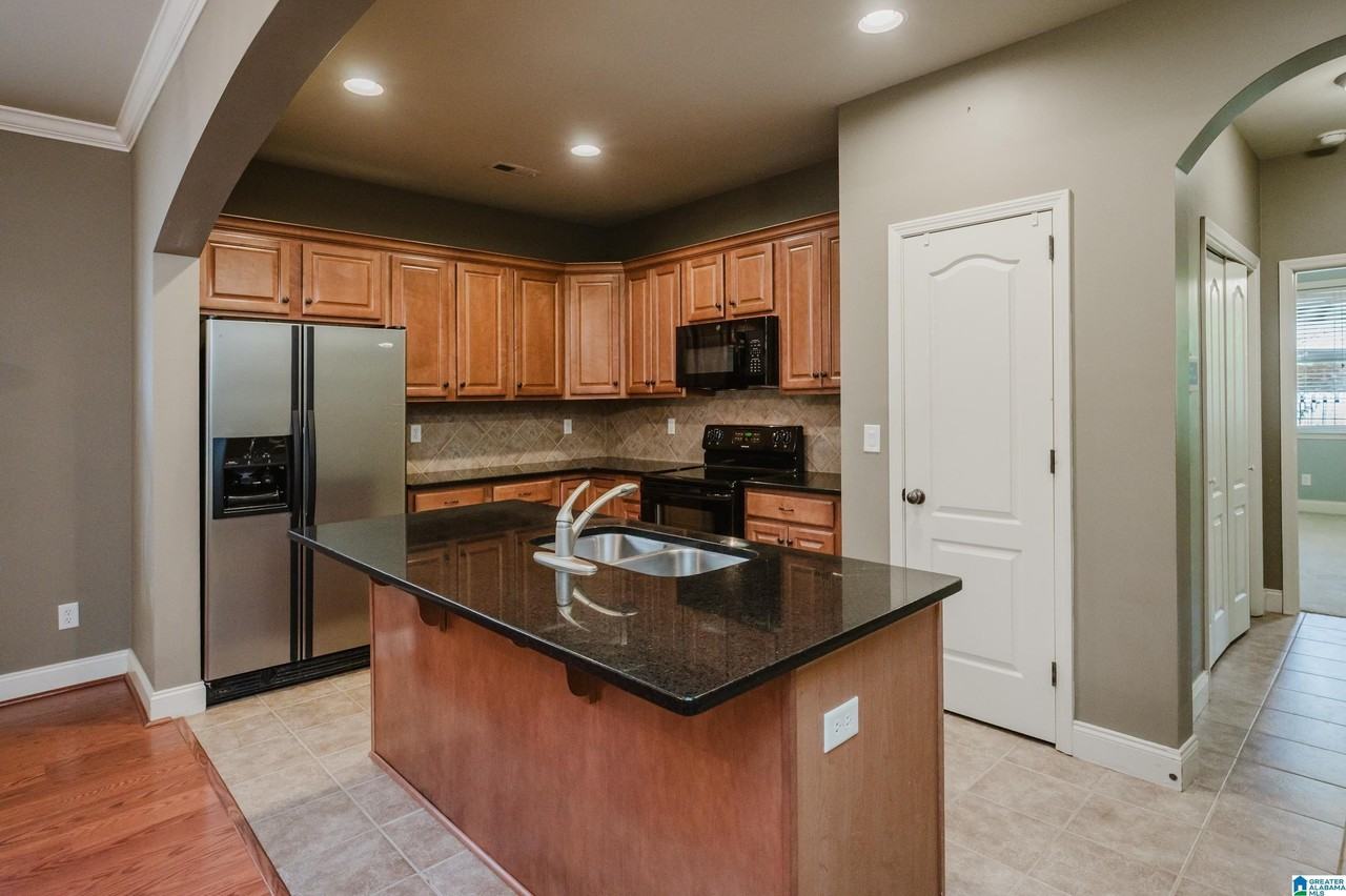 5689 Park Side Rd - Photo 5 of 11