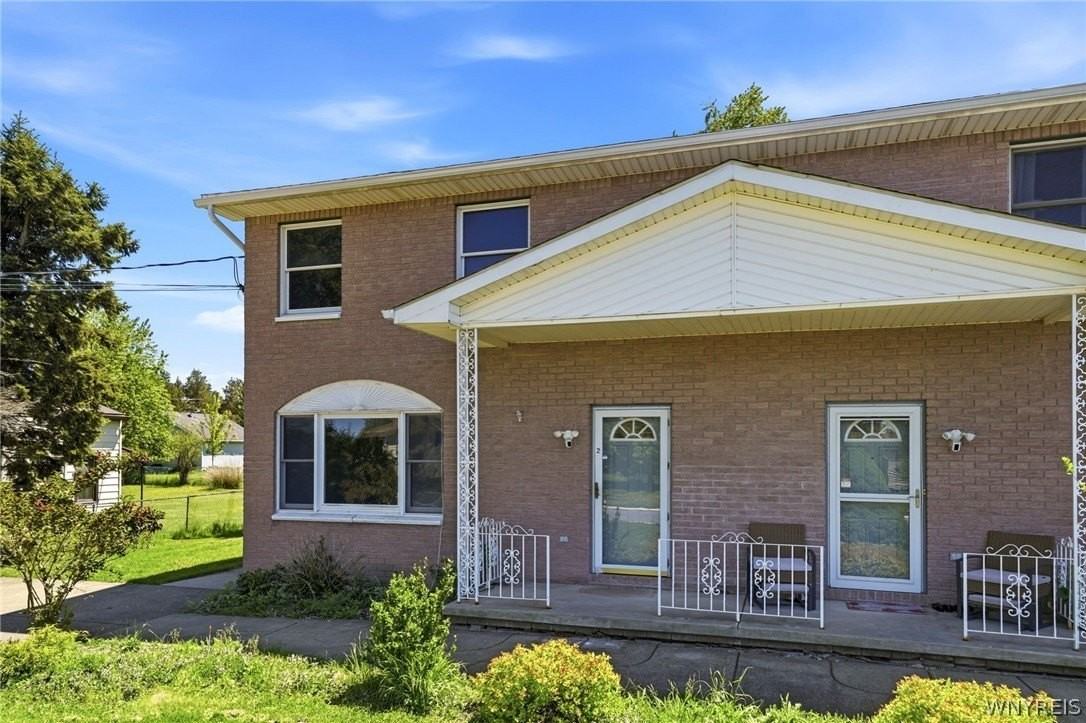555 Lakeview Ave - Photo 2 of 25