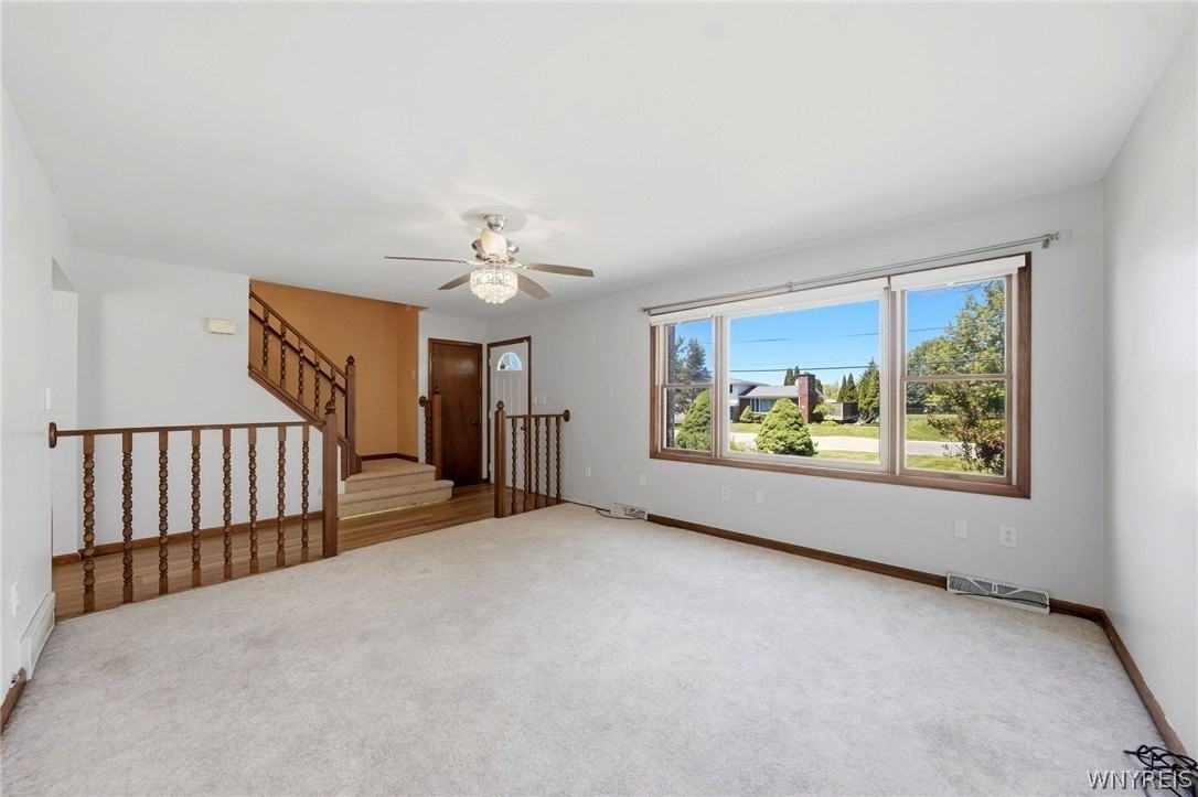 555 Lakeview Ave - Photo 3 of 25