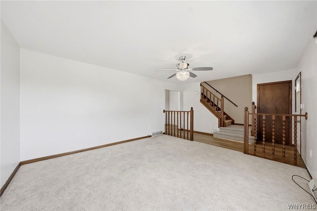 555 Lakeview Ave - Photo 4 of 25