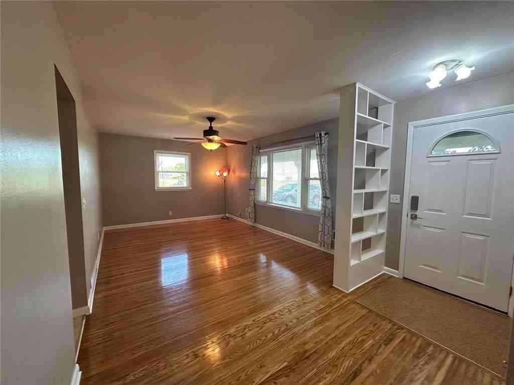 273 West Ave - Photo 3 of 26