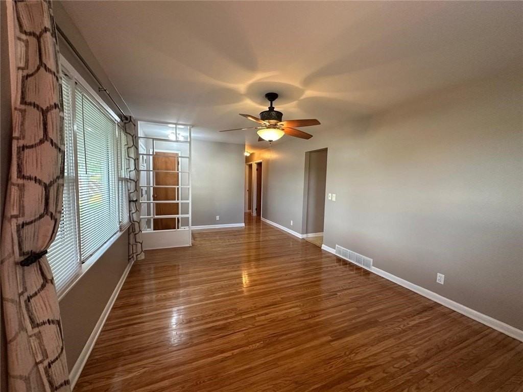 273 West Ave - Photo 4 of 26
