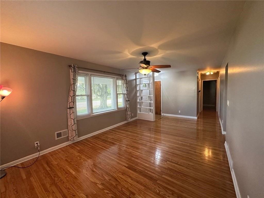 273 West Ave - Photo 5 of 26