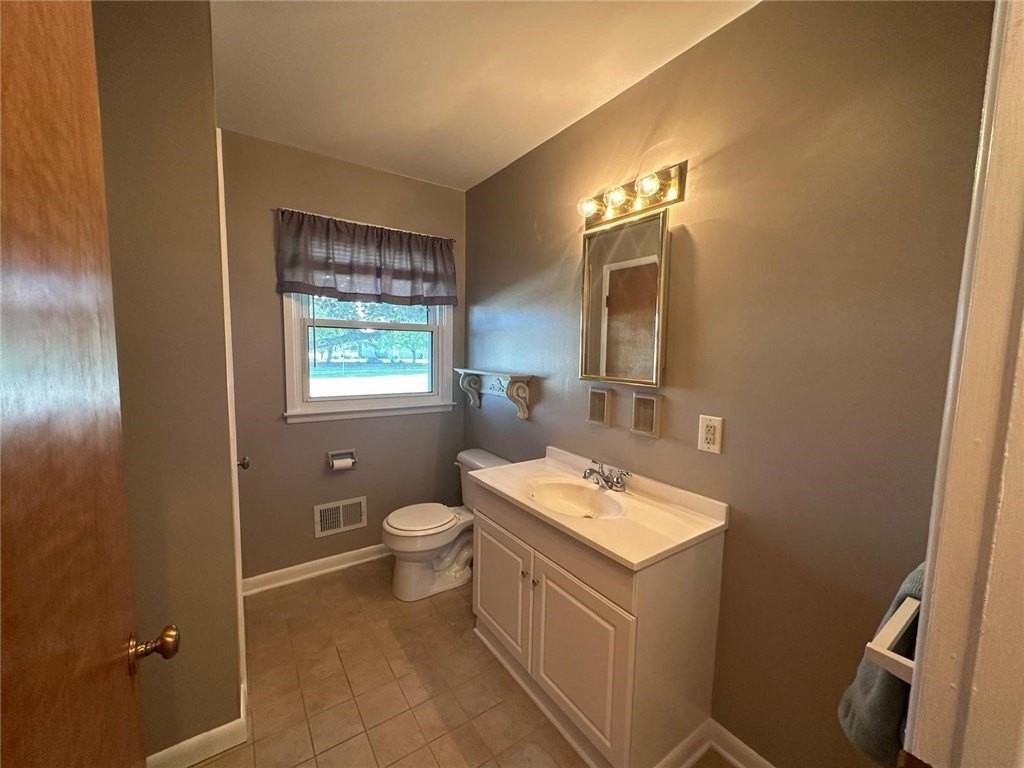 273 West Ave - Photo 7 of 26