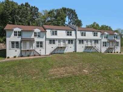 400 Gallery Ln - Photo 4 of 42