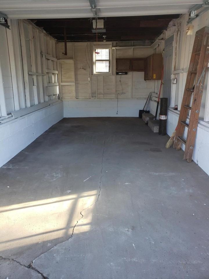 963 S 22nd St - Photo 5 of 25