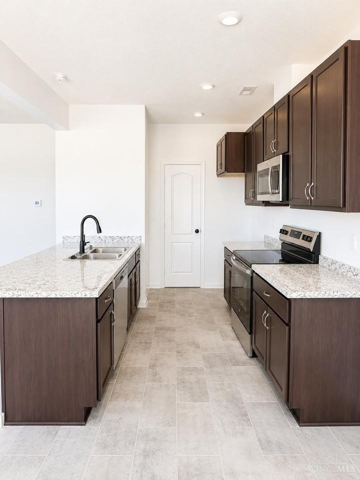 2064 Sunflower Pl - Photo 7 of 21