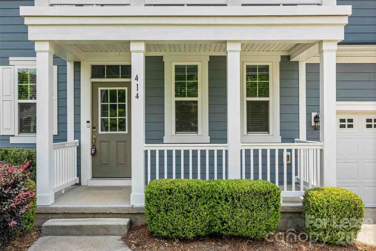 414 Sandbar Pt - Photo 3 of 42