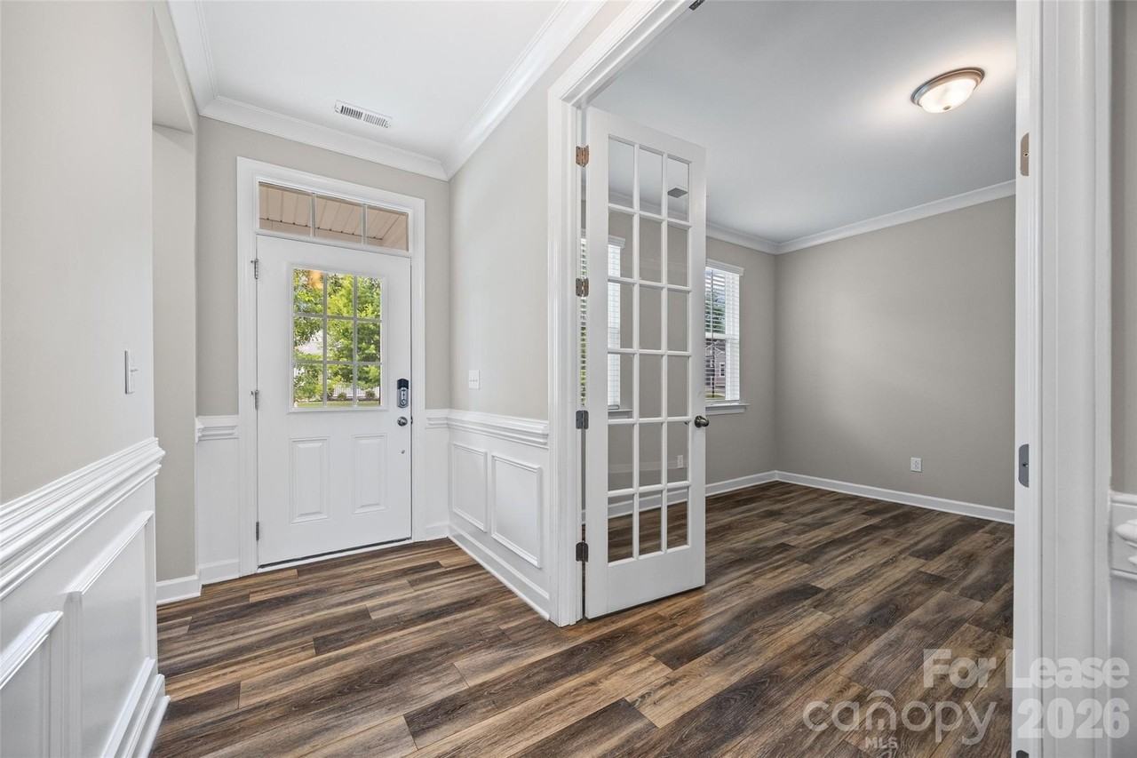 414 Sandbar Pt - Photo 4 of 42