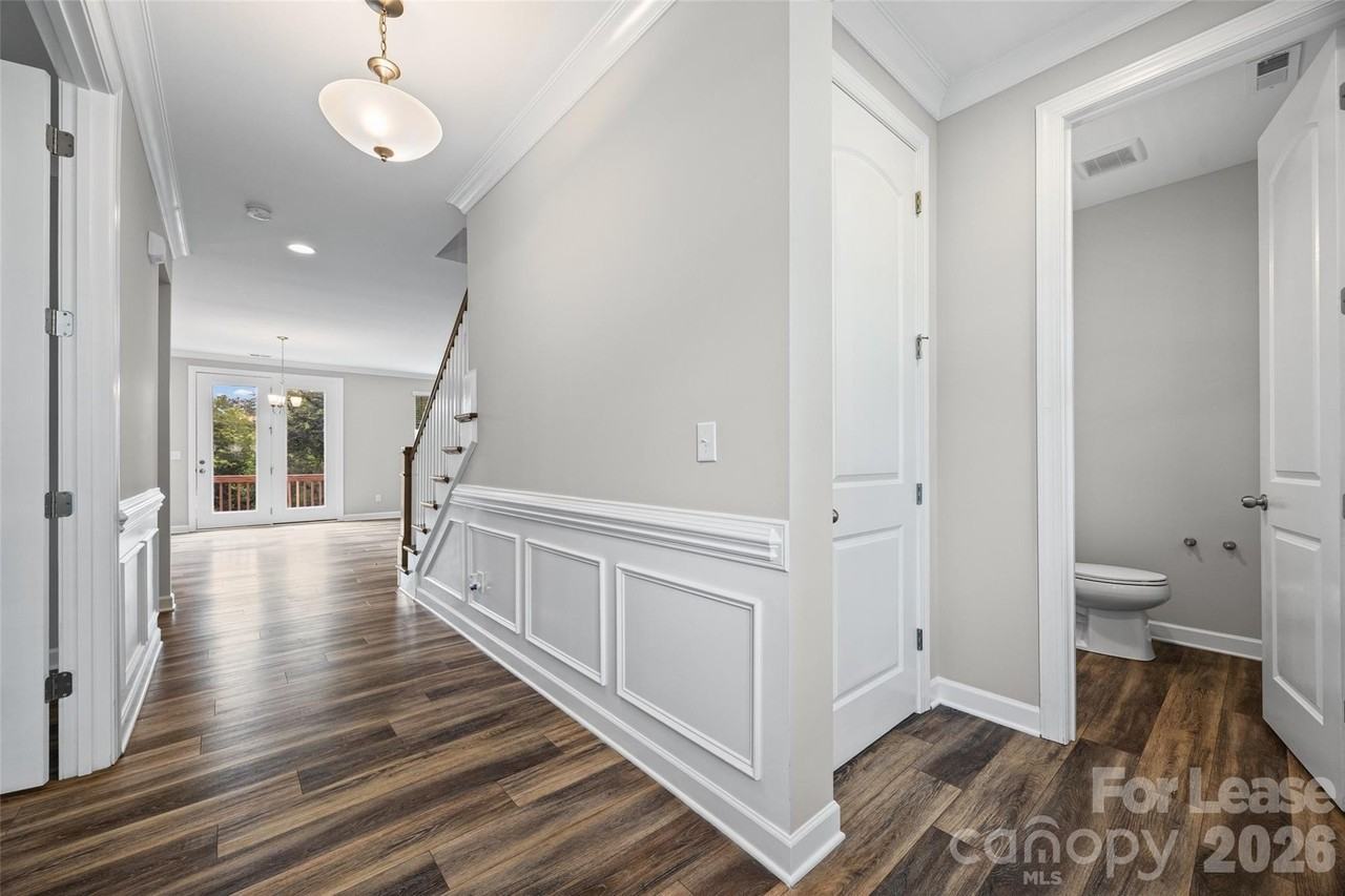 414 Sandbar Pt - Photo 5 of 42