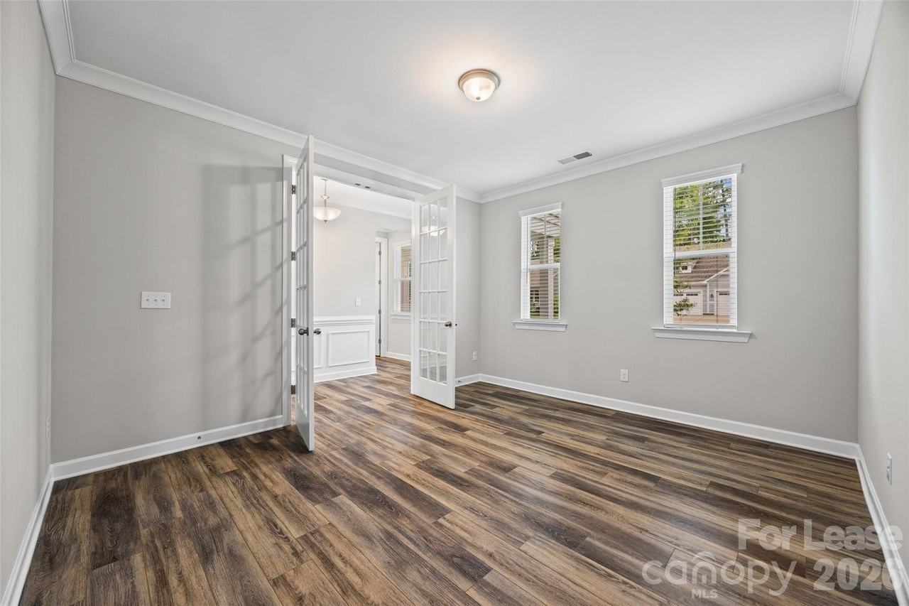 414 Sandbar Pt - Photo 7 of 42