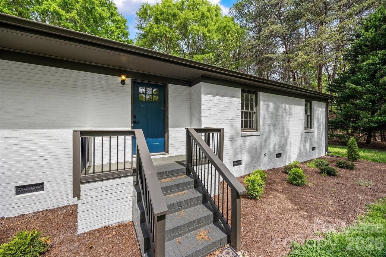17700 Mckee Rd - Photo 2 of 32