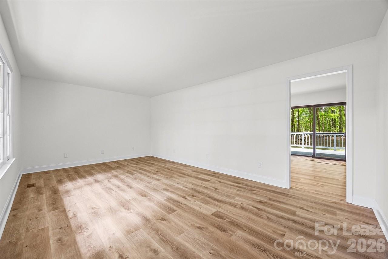 17700 Mckee Rd - Photo 5 of 32