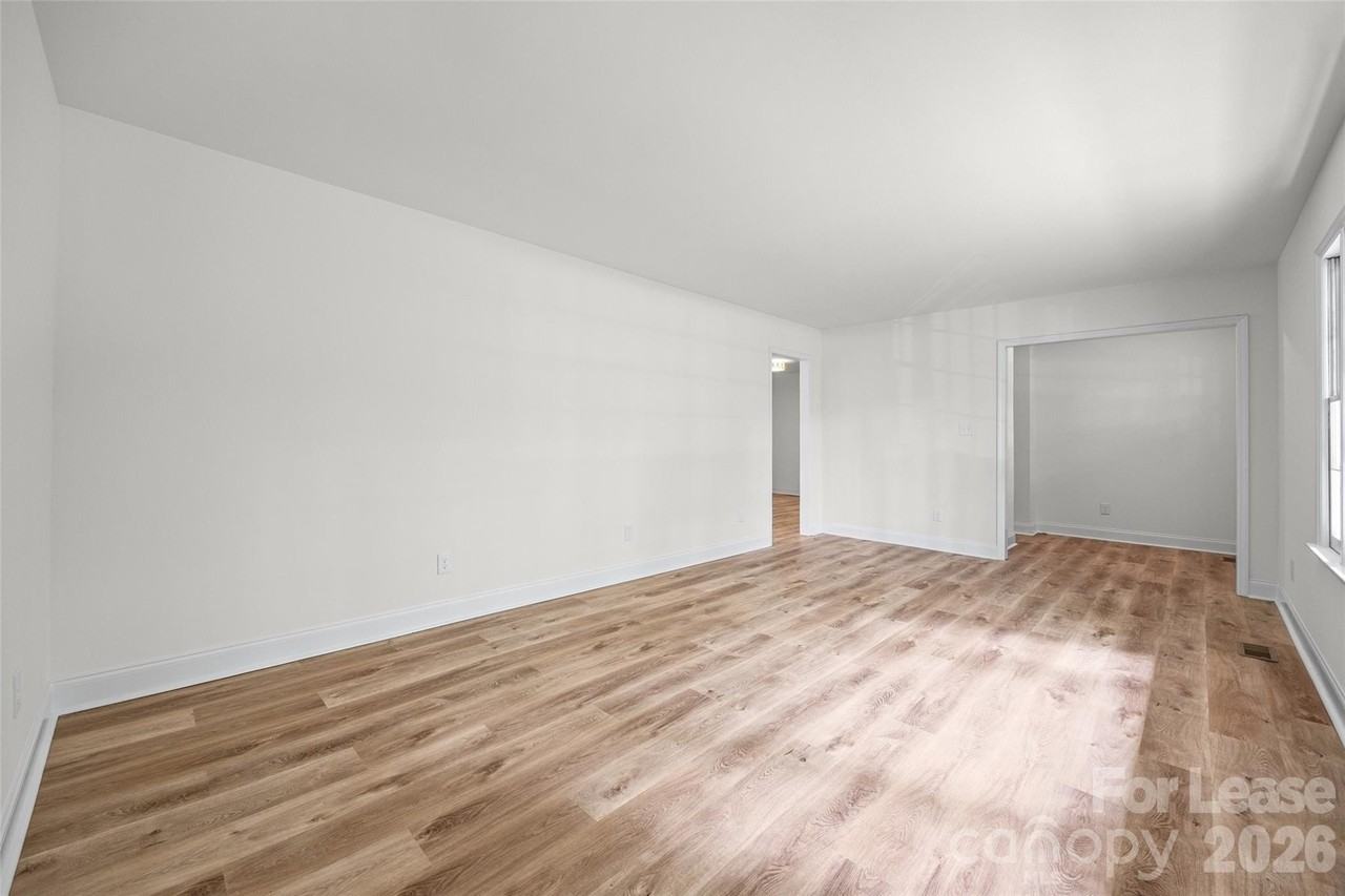 17700 Mckee Rd - Photo 6 of 32