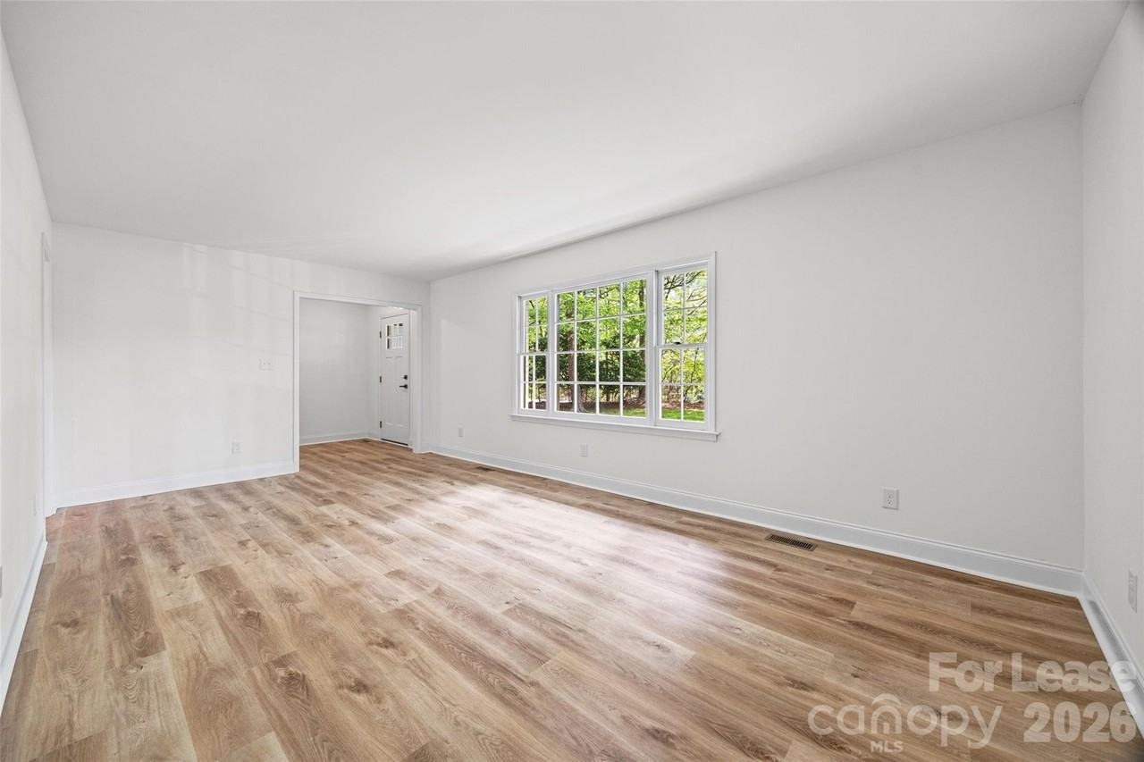 17700 Mckee Rd - Photo 7 of 32