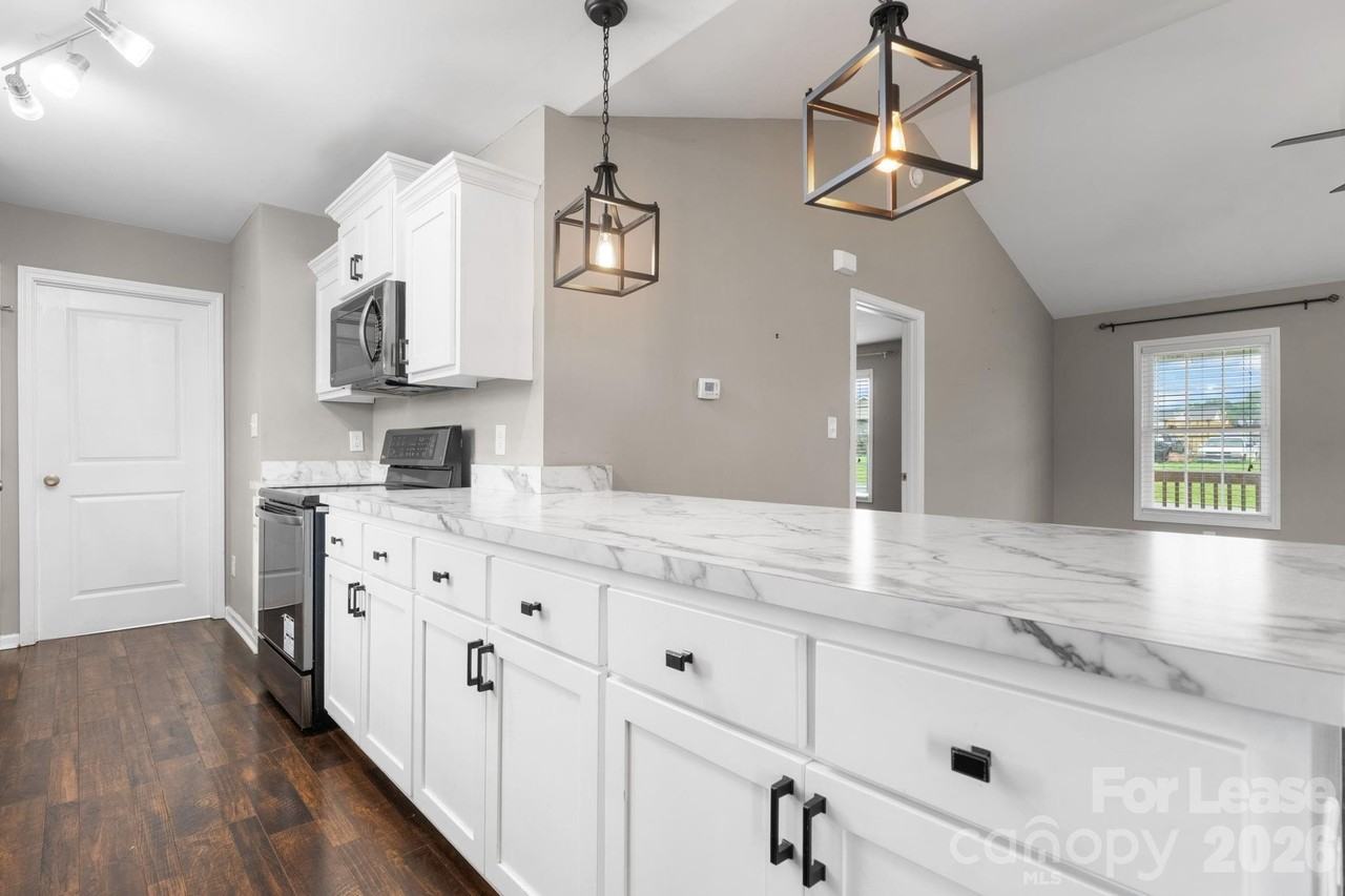 2407 Dellinger Dr - Photo 4 of 14
