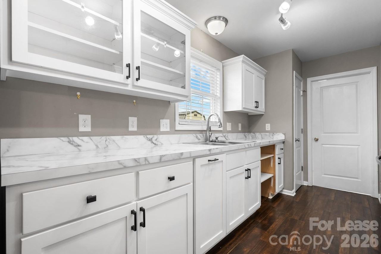 2407 Dellinger Dr - Photo 5 of 14