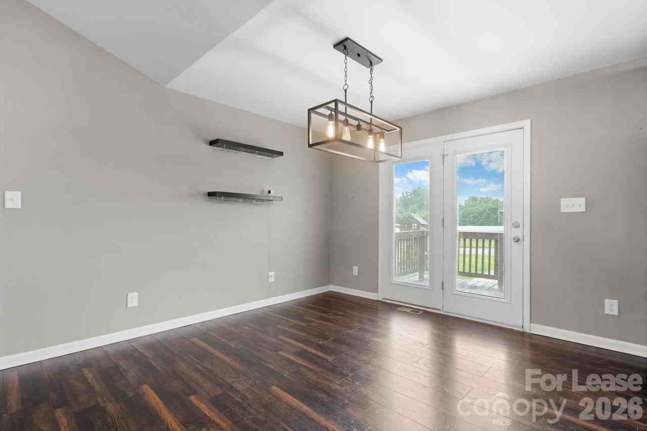 2407 Dellinger Dr - Photo 6 of 14