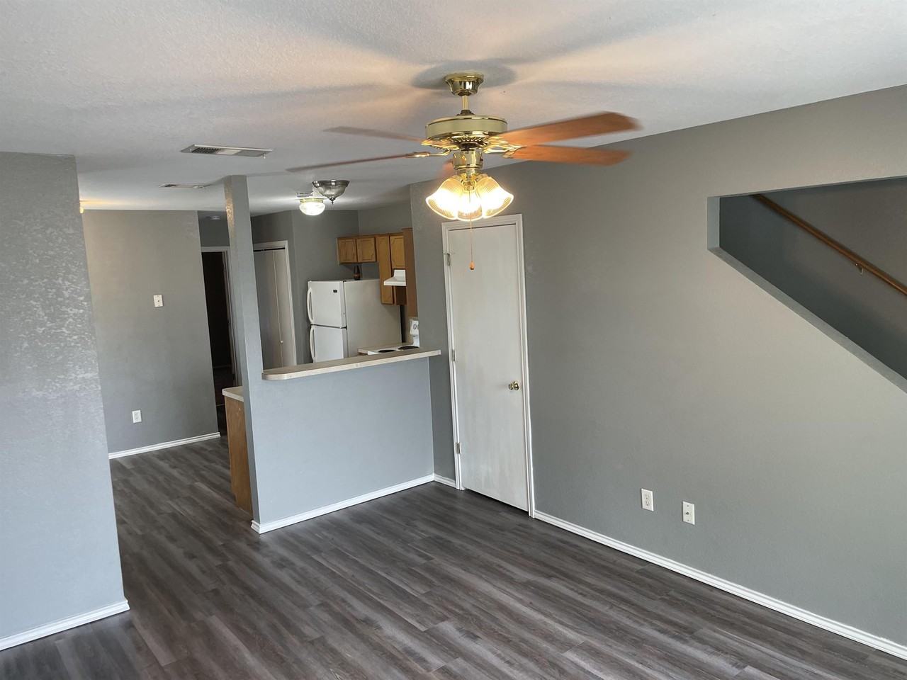 2801 Vernice Loop #A - Photo 5 of 10