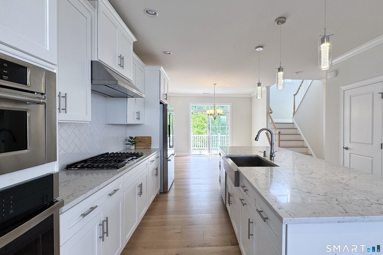 25 Brentwood Cir #25 - Photo 4 of 40