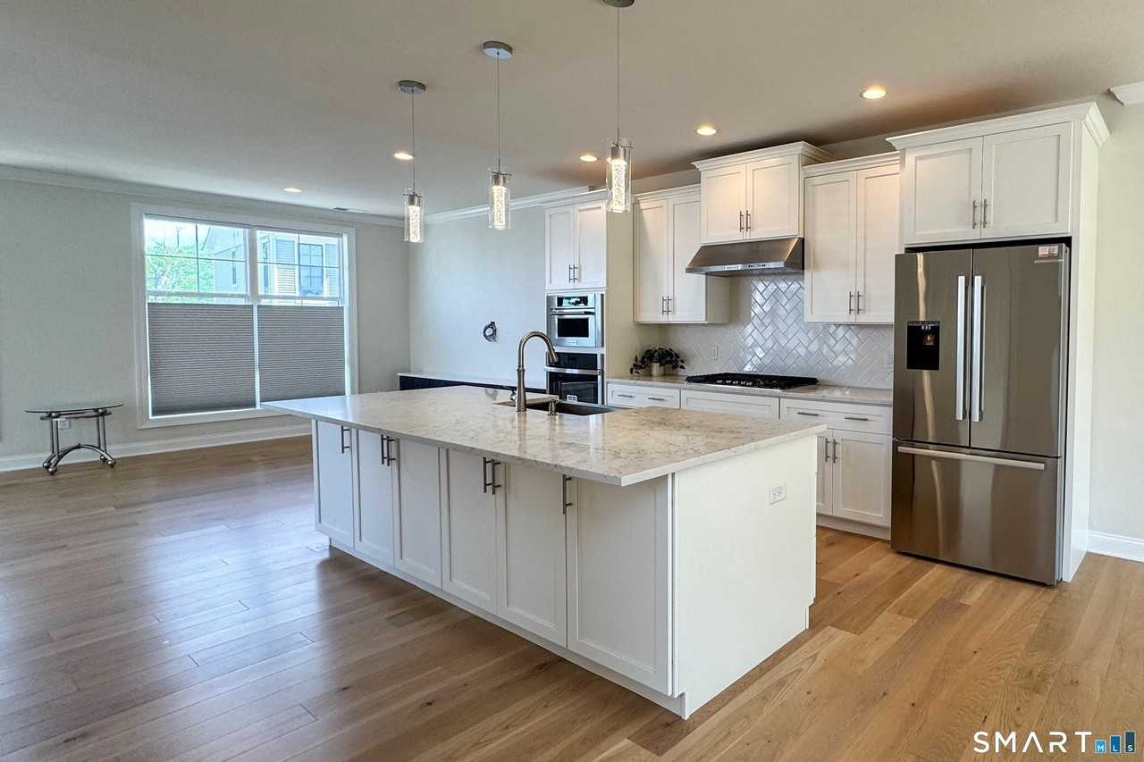25 Brentwood Cir #25 - Photo 5 of 40