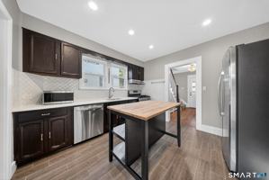featured image of 30 Noble St