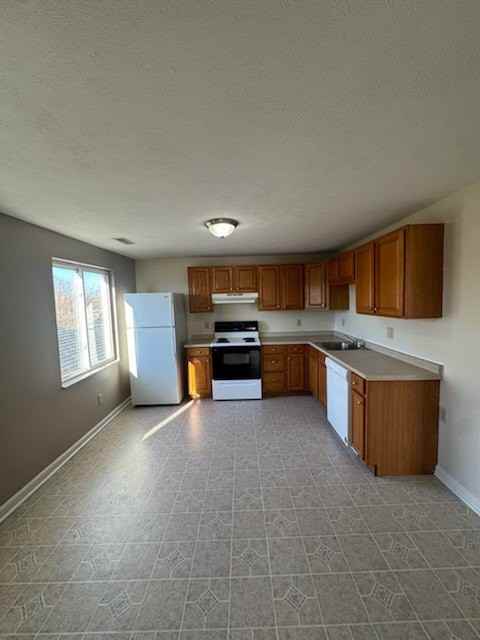 849 S Maple Ave #B - Photo 3 of 9