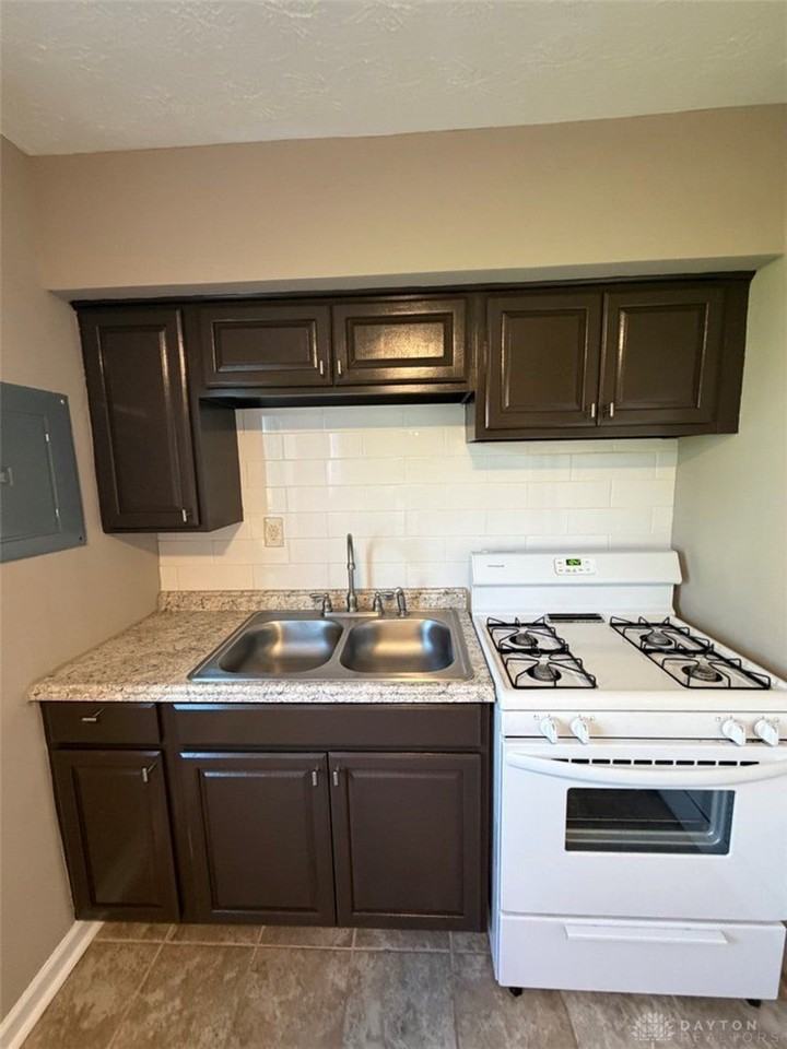 213 South St - Photo 5 of 14