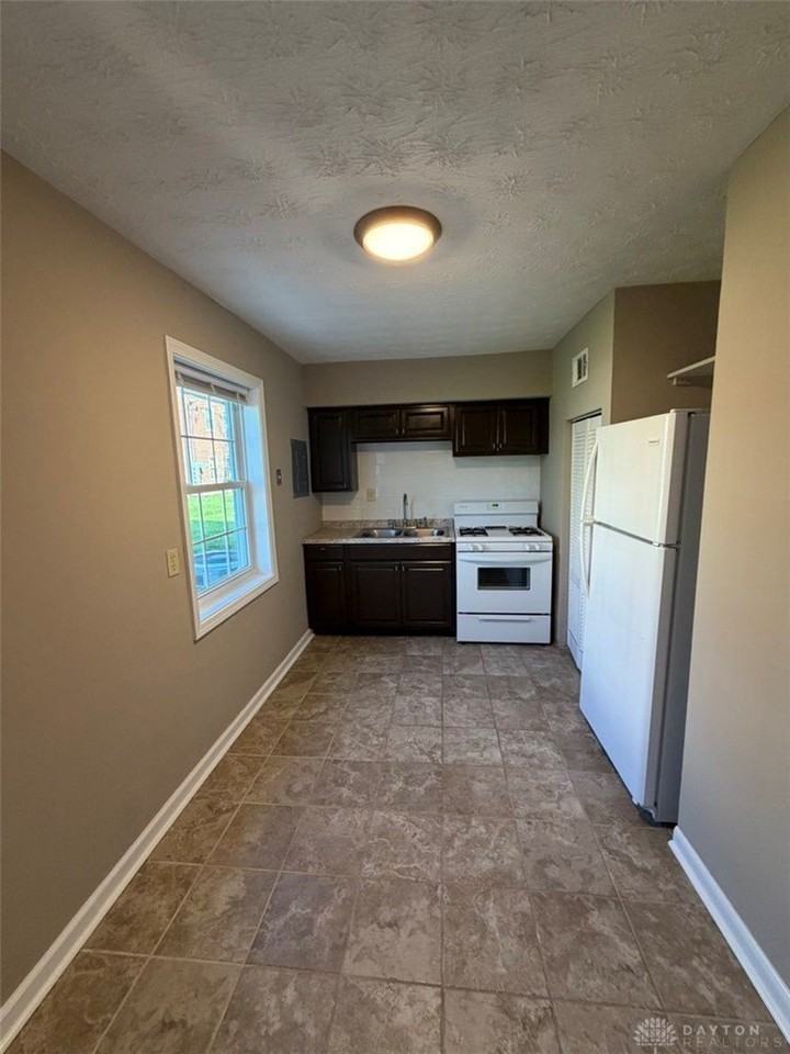 213 South St - Photo 6 of 14