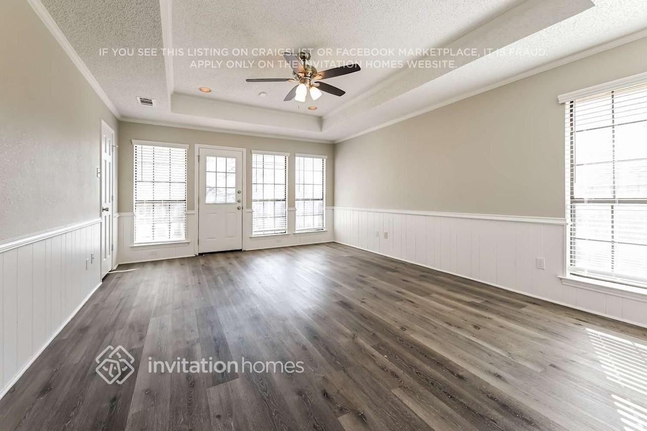 1806 Seabrook Dr - Photo 4 of 16