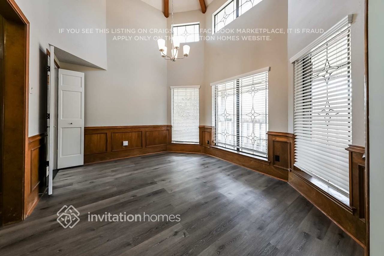 1806 Seabrook Dr - Photo 5 of 16