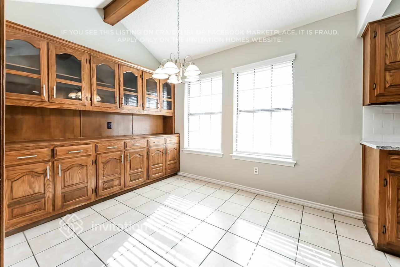 1806 Seabrook Dr - Photo 7 of 16