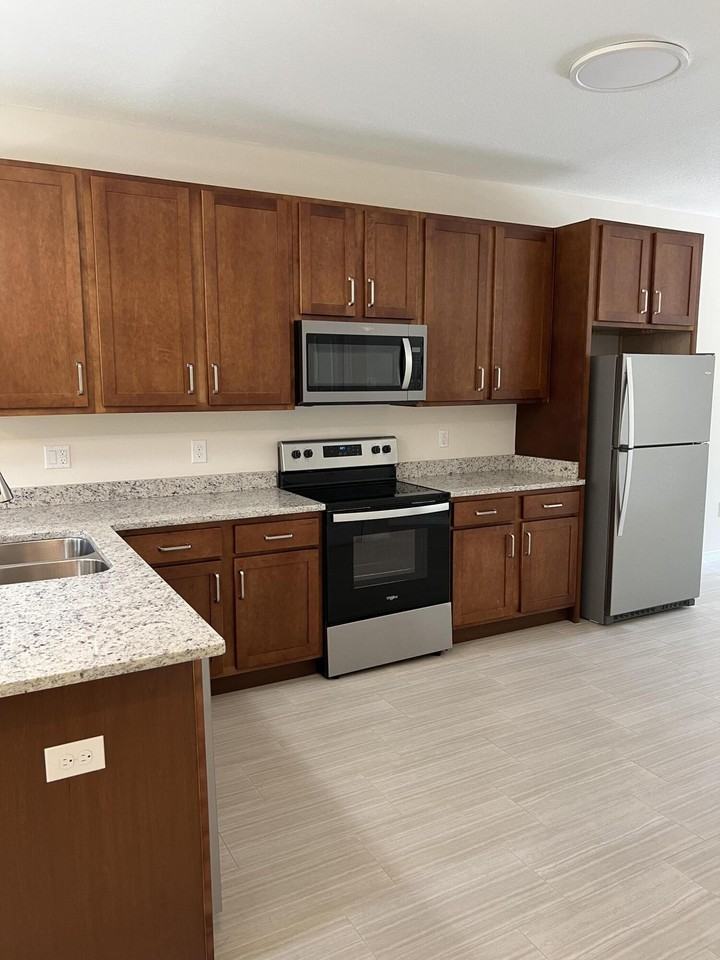 717 N Park Blvd #A - Photo 3 of 9