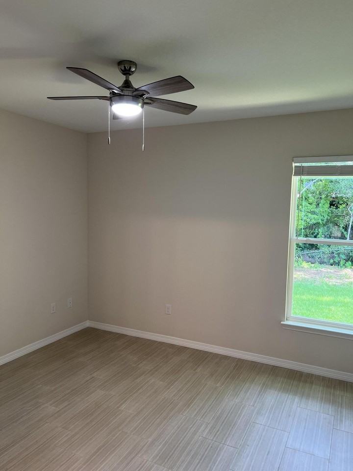 717 N Park Blvd #A - Photo 5 of 9