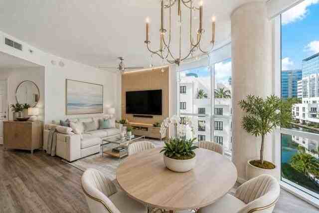 111 Se 8th Ave - Photo 4 of 16