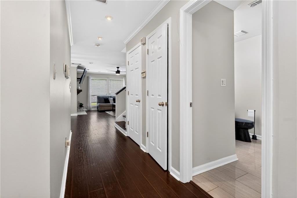 6393 Hawthorne Ter - Photo 5 of 42
