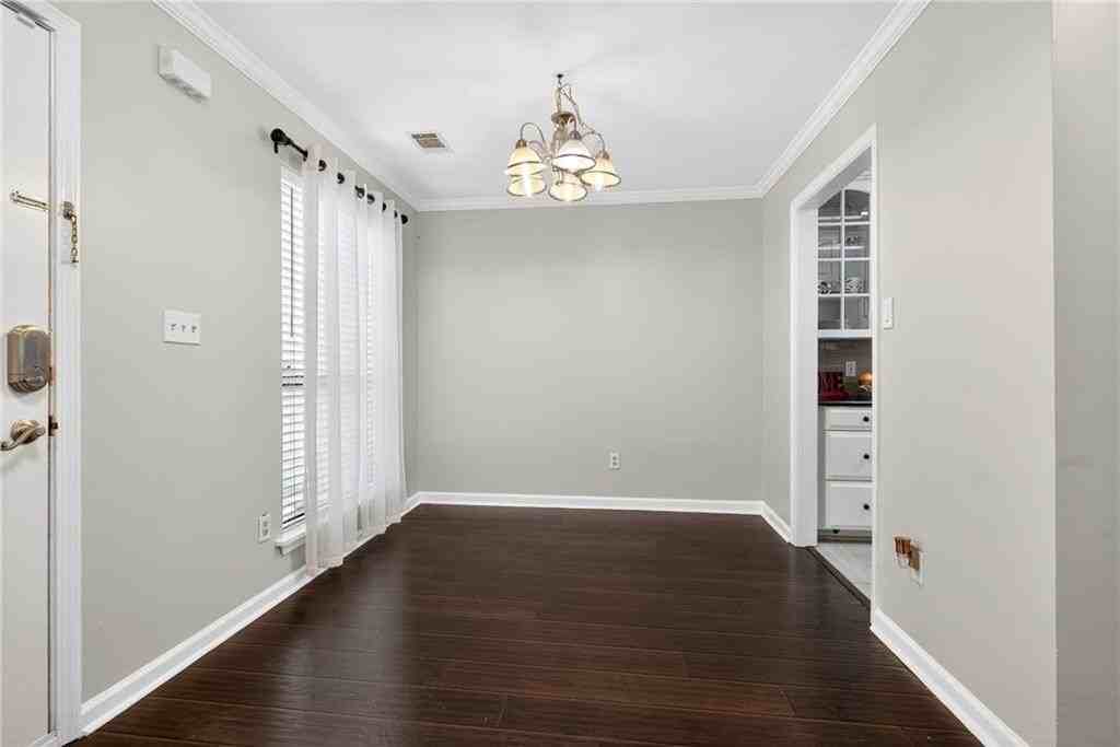 6393 Hawthorne Ter - Photo 6 of 42