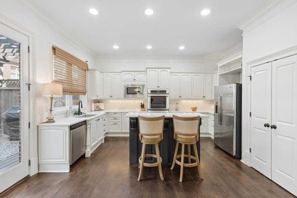3585 Roxboro Rd Ne #6 - Photo 3 of 50