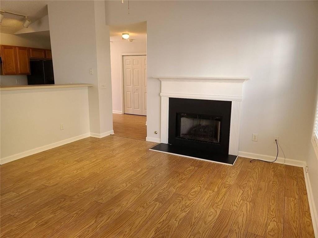 363 Greystone Pkwy - Photo 2 of 27