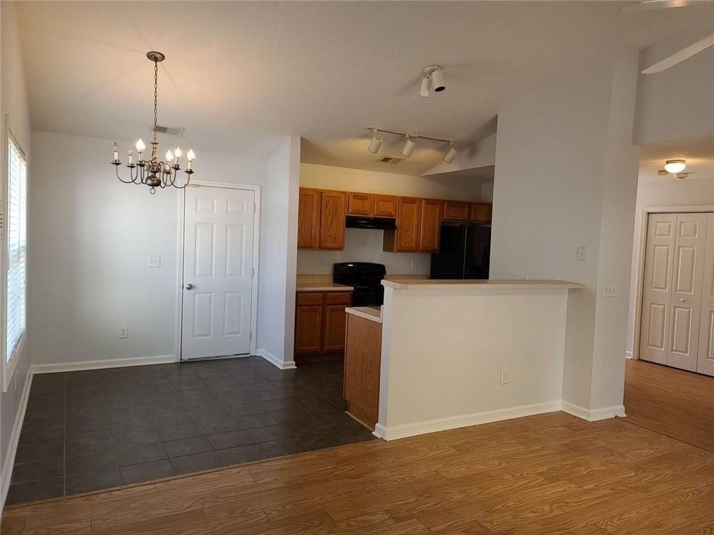 363 Greystone Pkwy - Photo 4 of 27