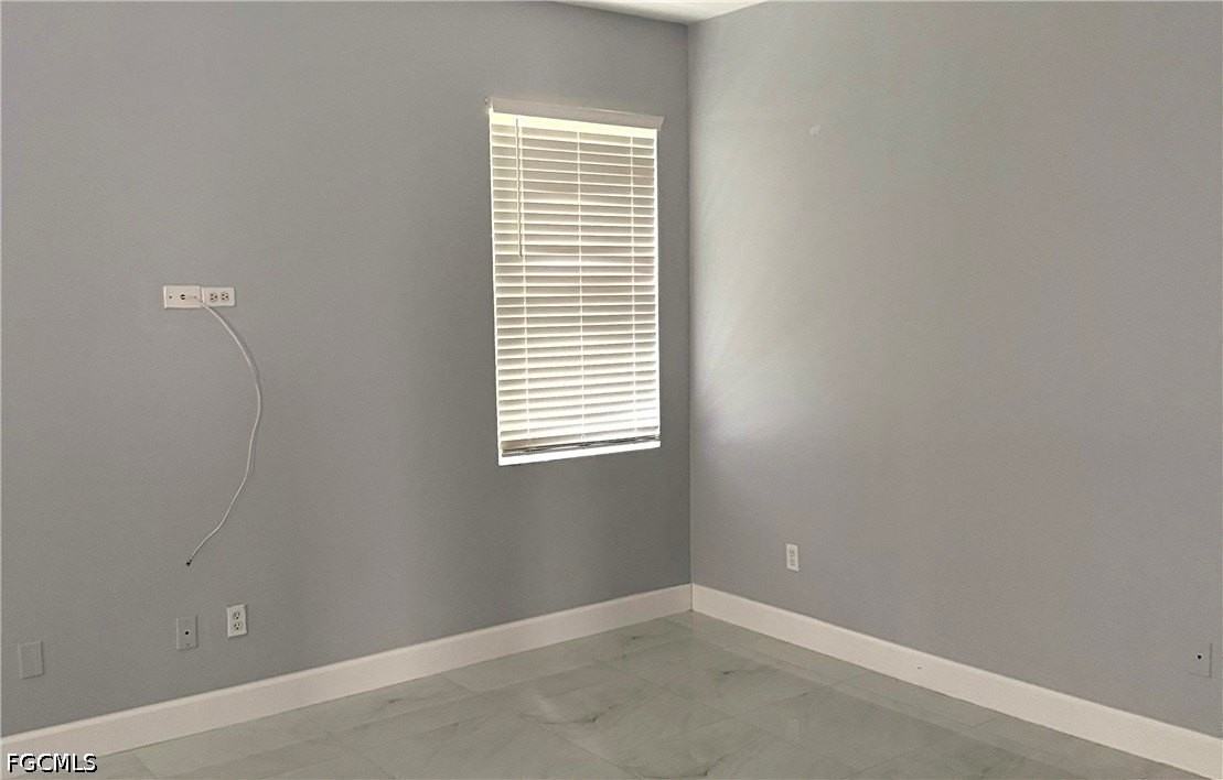 9561 Blue Stone Cir - Photo 3 of 18