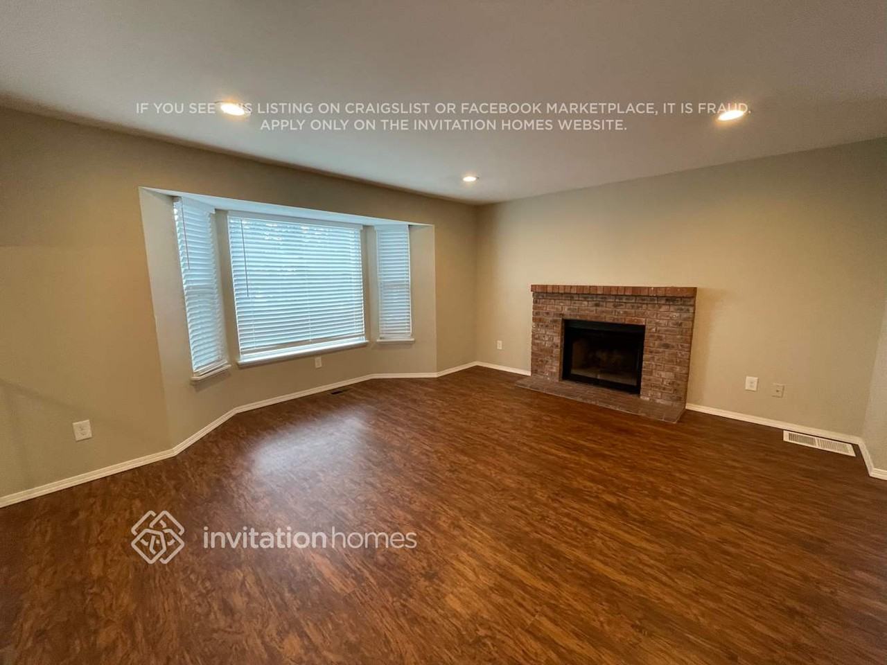 1216 S 236th Pl - Photo 2 of 12