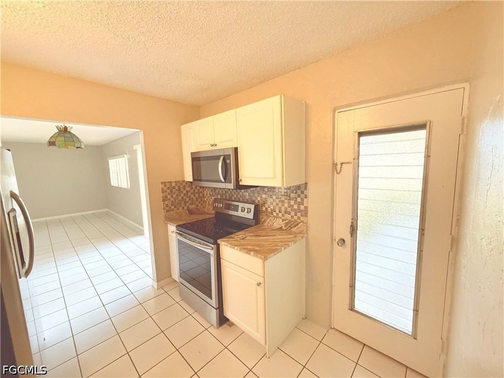 4923 Vincennes Ct #3 - Photo 5 of 10