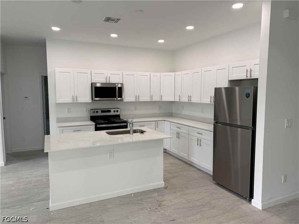 847 Genoa Ave S - Photo 3 of 26