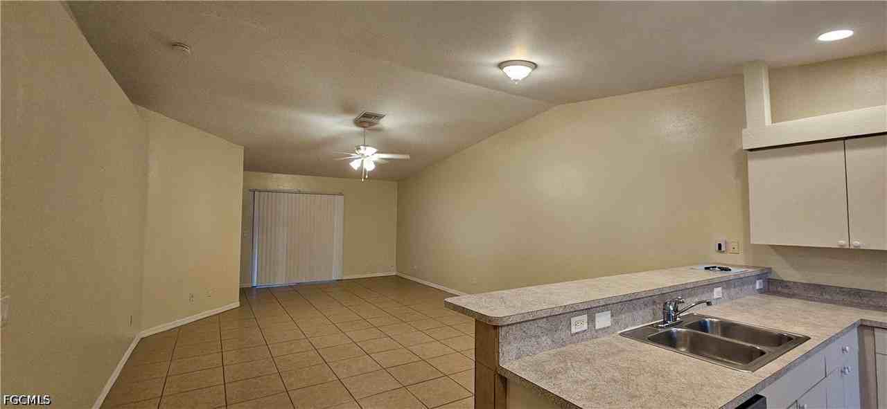 1628 Sw Santa Barbara Pl - Photo 5 of 16