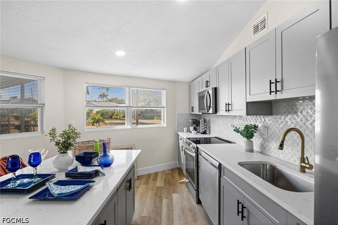 190 Tarpon Rd - Photo 5 of 47