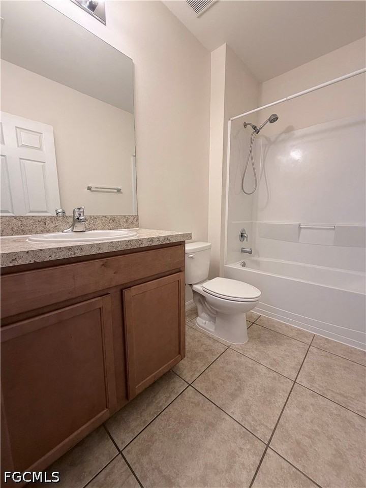 1633 Sw 12th Ter - Photo 3 of 12