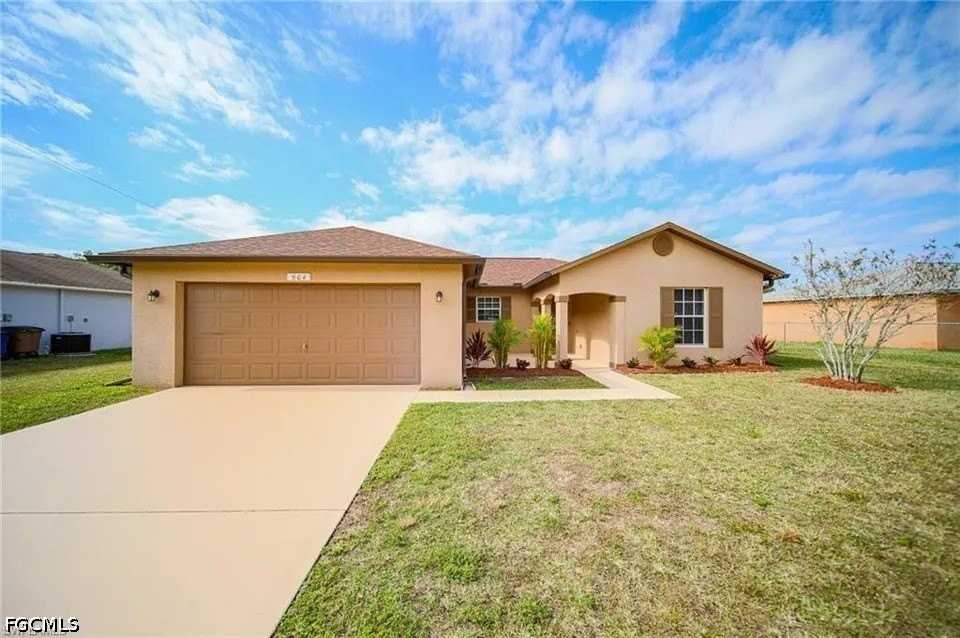 604 Thomas Sherwin Ave S - Photo 4 of 22