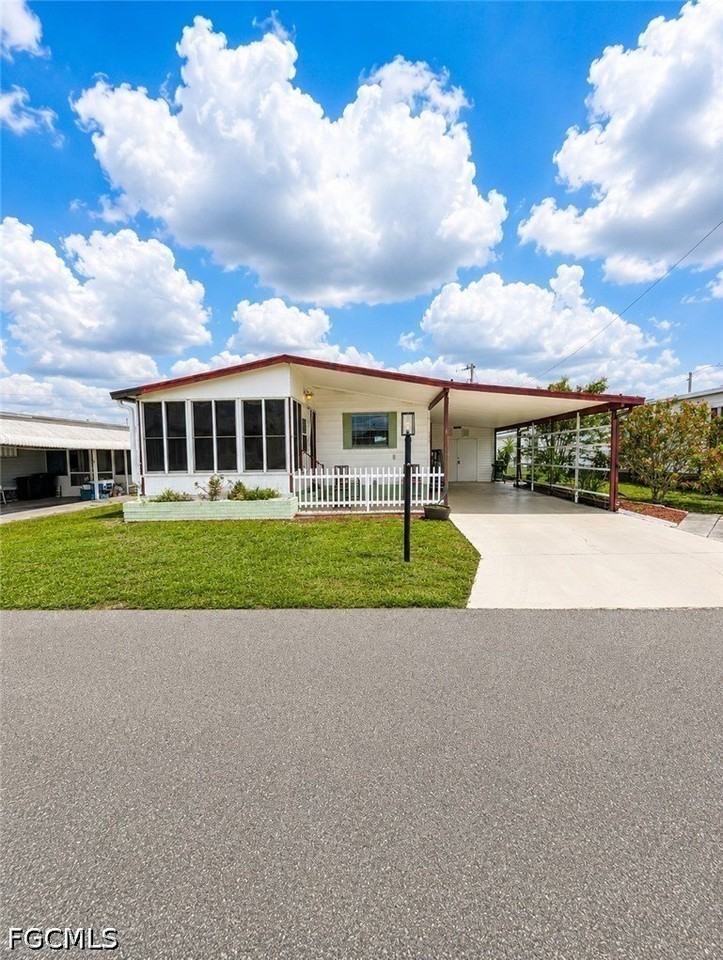 3404 Rainbow Ln